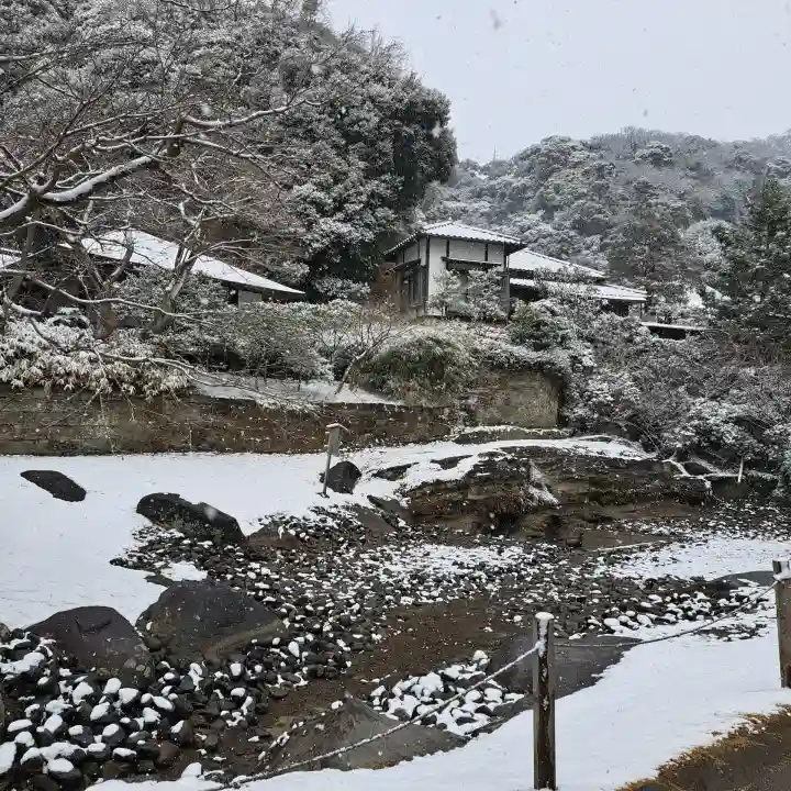 円覚寺の{uncategorized: "未分類", other: "その他", undefined: "問題あり", building: "その他建物", grave: "お墓", sacred_gate: "鳥居", guardian: "狛犬", statue: "像", buddha: "仏像", history: "歴史", nature: "自然", garden: "庭園", animal: "動物", pagoda: "塔", temizu: "手水舎", mountain_gate: "山門・神門", sanctuary: "本殿・本堂", subordinate: "末社・摂社", art: "芸術", scenery: "景色", jizo: "地蔵", ema: "絵馬", goshuin: "御朱印", omikuji: "おみくじ", items: "授与品その他", amulet: "お守り", goshuincho: "御朱印帳", eats: "食事", festival: "お祭り", votive_dance: "神楽", shichigosan: "七五三参", wedding: "結婚式", experience: "体験その他", initially: "初詣", around: "周辺", anti_infection: "感染症対策"}