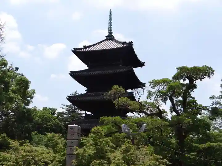 八事山 興正寺の周辺