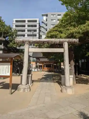 四柱神社の鳥居