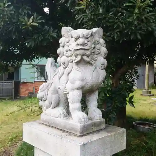 諏訪神社の狛犬