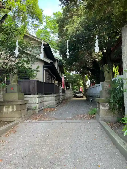 笠䅣稲荷神社の{uncategorized: "未分類", other: "その他", undefined: "問題あり", building: "その他建物", grave: "お墓", sacred_gate: "鳥居", guardian: "狛犬", statue: "像", buddha: "仏像", history: "歴史", nature: "自然", garden: "庭園", animal: "動物", pagoda: "塔", temizu: "手水舎", mountain_gate: "山門・神門", sanctuary: "本殿・本堂", subordinate: "末社・摂社", art: "芸術", scenery: "景色", jizo: "地蔵", ema: "絵馬", goshuin: "御朱印", omikuji: "おみくじ", items: "授与品その他", amulet: "お守り", goshuincho: "御朱印帳", eats: "食事", festival: "お祭り", votive_dance: "神楽", shichigosan: "七五三参", wedding: "結婚式", experience: "体験その他", initially: "初詣", around: "周辺", anti_infection: "感染症対策"}