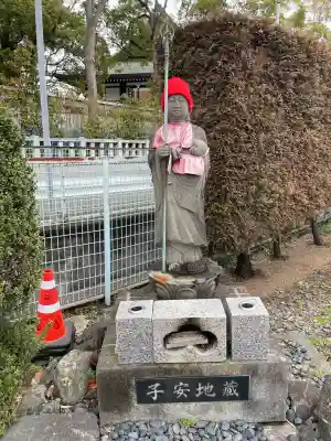 興全寺の{uncategorized: "未分類", other: "その他", undefined: "問題あり", building: "その他建物", grave: "お墓", sacred_gate: "鳥居", guardian: "狛犬", statue: "像", buddha: "仏像", history: "歴史", nature: "自然", garden: "庭園", animal: "動物", pagoda: "塔", temizu: "手水舎", mountain_gate: "山門・神門", sanctuary: "本殿・本堂", subordinate: "末社・摂社", art: "芸術", scenery: "景色", jizo: "地蔵", ema: "絵馬", goshuin: "御朱印", omikuji: "おみくじ", items: "授与品その他", amulet: "お守り", goshuincho: "御朱印帳", eats: "食事", festival: "お祭り", votive_dance: "神楽", shichigosan: "七五三参", wedding: "結婚式", experience: "体験その他", initially: "初詣", around: "周辺", anti_infection: "感染症対策"}