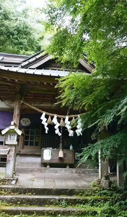 五所駒瀧神社の本殿・本堂