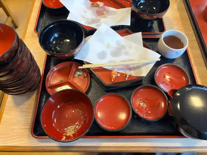 中尊寺の{uncategorized: "未分類", other: "その他", undefined: "問題あり", building: "その他建物", grave: "お墓", sacred_gate: "鳥居", guardian: "狛犬", statue: "像", buddha: "仏像", history: "歴史", nature: "自然", garden: "庭園", animal: "動物", pagoda: "塔", temizu: "手水舎", mountain_gate: "山門・神門", sanctuary: "本殿・本堂", subordinate: "末社・摂社", art: "芸術", scenery: "景色", jizo: "地蔵", ema: "絵馬", goshuin: "御朱印", omikuji: "おみくじ", items: "授与品その他", amulet: "お守り", goshuincho: "御朱印帳", eats: "食事", festival: "お祭り", votive_dance: "神楽", shichigosan: "七五三参", wedding: "結婚式", experience: "体験その他", initially: "初詣", around: "周辺", anti_infection: "感染症対策"}