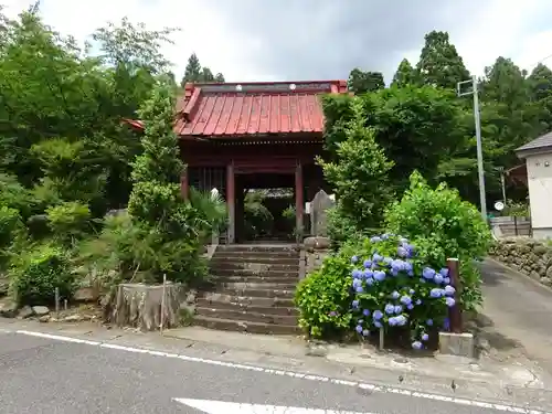 宝蓮寺の山門