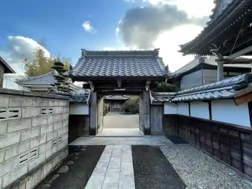 真福寺の{uncategorized: "未分類", other: "その他", undefined: "問題あり", building: "その他建物", grave: "お墓", sacred_gate: "鳥居", guardian: "狛犬", statue: "像", buddha: "仏像", history: "歴史", nature: "自然", garden: "庭園", animal: "動物", pagoda: "塔", temizu: "手水舎", mountain_gate: "山門・神門", sanctuary: "本殿・本堂", subordinate: "末社・摂社", art: "芸術", scenery: "景色", jizo: "地蔵", ema: "絵馬", goshuin: "御朱印", omikuji: "おみくじ", items: "授与品その他", amulet: "お守り", goshuincho: "御朱印帳", eats: "食事", festival: "お祭り", votive_dance: "神楽", shichigosan: "七五三参", wedding: "結婚式", experience: "体験その他", initially: "初詣", around: "周辺", anti_infection: "感染症対策"}