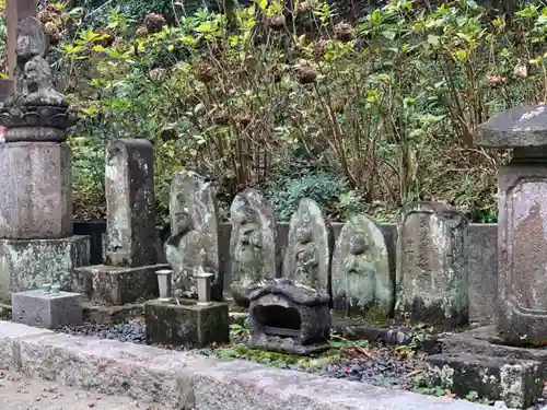 法泉寺の地蔵