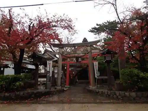 湊稲荷神社の鳥居