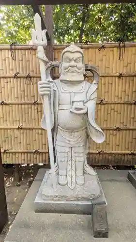 中野沼袋氷川神社の像