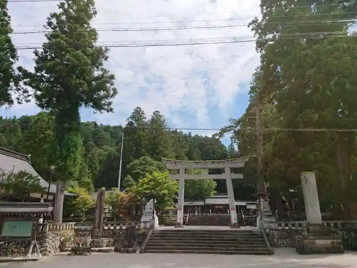 飛驒一宮水無神社の鳥居