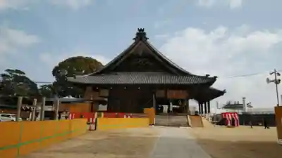 西大寺の本殿・本堂