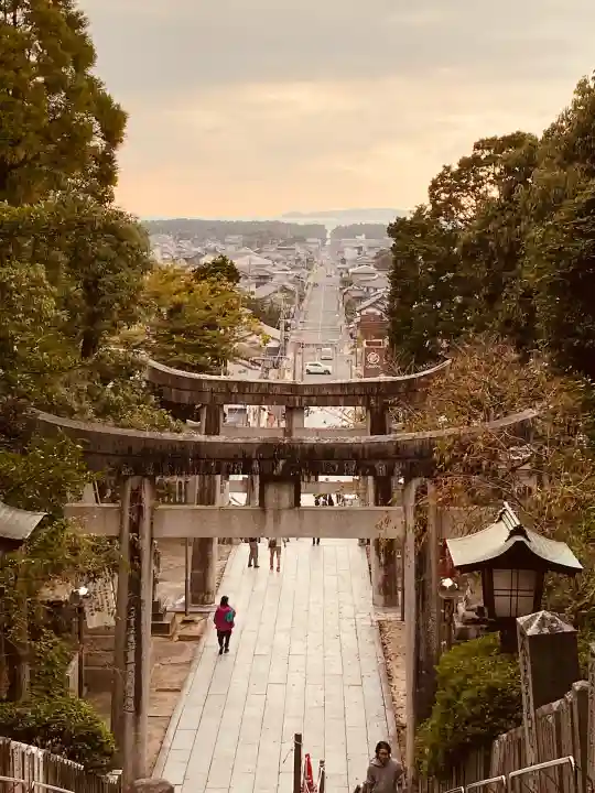 宮地嶽神社の{uncategorized: "未分類", other: "その他", undefined: "問題あり", building: "その他建物", grave: "お墓", sacred_gate: "鳥居", guardian: "狛犬", statue: "像", buddha: "仏像", history: "歴史", nature: "自然", garden: "庭園", animal: "動物", pagoda: "塔", temizu: "手水舎", mountain_gate: "山門・神門", sanctuary: "本殿・本堂", subordinate: "末社・摂社", art: "芸術", scenery: "景色", jizo: "地蔵", ema: "絵馬", goshuin: "御朱印", omikuji: "おみくじ", items: "授与品その他", amulet: "お守り", goshuincho: "御朱印帳", eats: "食事", festival: "お祭り", votive_dance: "神楽", shichigosan: "七五三参", wedding: "結婚式", experience: "体験その他", initially: "初詣", around: "周辺", anti_infection: "感染症対策"}