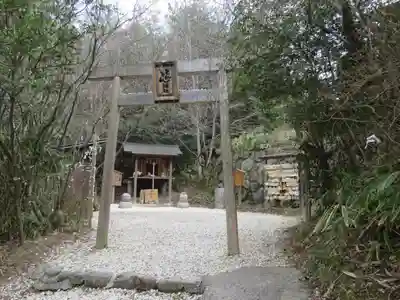 とんとん神社の鳥居