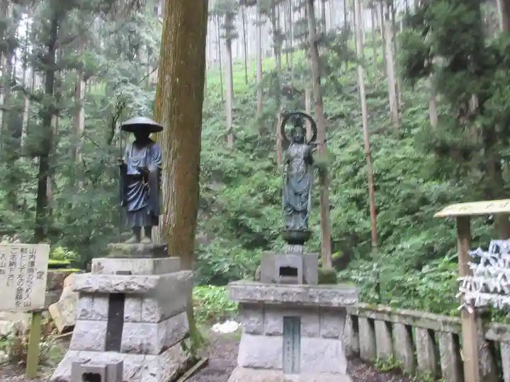 満願寺の像
