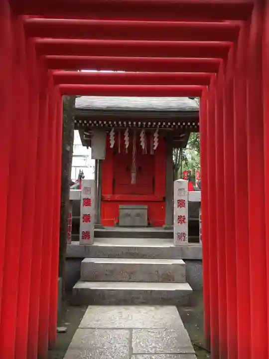 隆栄稲荷神社の鳥居