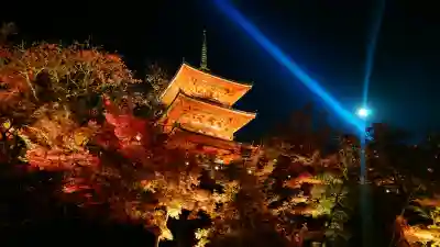 清水寺の{uncategorized: "未分類", other: "その他", undefined: "問題あり", building: "その他建物", grave: "お墓", sacred_gate: "鳥居", guardian: "狛犬", statue: "像", buddha: "仏像", history: "歴史", nature: "自然", garden: "庭園", animal: "動物", pagoda: "塔", temizu: "手水舎", mountain_gate: "山門・神門", sanctuary: "本殿・本堂", subordinate: "末社・摂社", art: "芸術", scenery: "景色", jizo: "地蔵", ema: "絵馬", goshuin: "御朱印", omikuji: "おみくじ", items: "授与品その他", amulet: "お守り", goshuincho: "御朱印帳", eats: "食事", festival: "お祭り", votive_dance: "神楽", shichigosan: "七五三参", wedding: "結婚式", experience: "体験その他", initially: "初詣", around: "周辺", anti_infection: "感染症対策"}