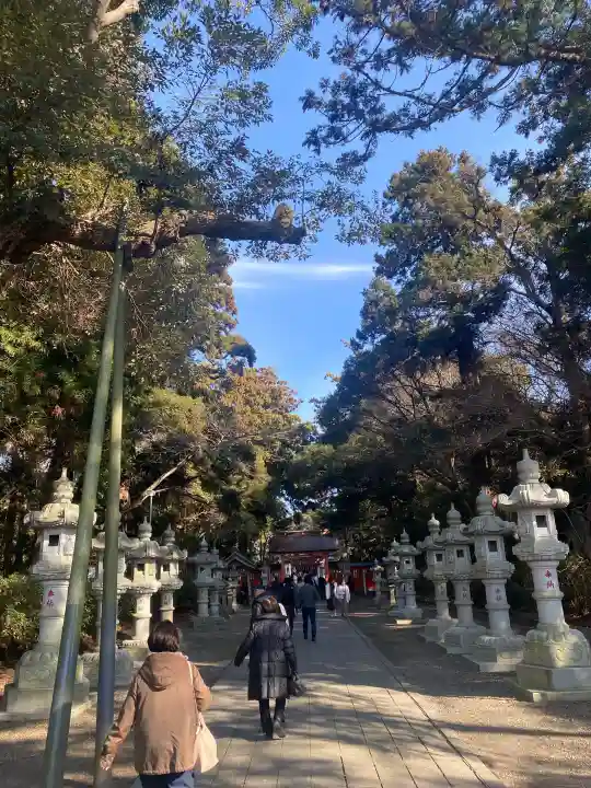 息栖神社の{uncategorized: "未分類", other: "その他", undefined: "問題あり", building: "その他建物", grave: "お墓", sacred_gate: "鳥居", guardian: "狛犬", statue: "像", buddha: "仏像", history: "歴史", nature: "自然", garden: "庭園", animal: "動物", pagoda: "塔", temizu: "手水舎", mountain_gate: "山門・神門", sanctuary: "本殿・本堂", subordinate: "末社・摂社", art: "芸術", scenery: "景色", jizo: "地蔵", ema: "絵馬", goshuin: "御朱印", omikuji: "おみくじ", items: "授与品その他", amulet: "お守り", goshuincho: "御朱印帳", eats: "食事", festival: "お祭り", votive_dance: "神楽", shichigosan: "七五三参", wedding: "結婚式", experience: "体験その他", initially: "初詣", around: "周辺", anti_infection: "感染症対策"}