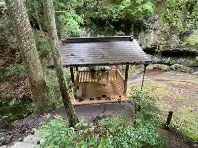室生龍穴神社 奥宮の{uncategorized: "未分類", other: "その他", undefined: "問題あり", building: "その他建物", grave: "お墓", sacred_gate: "鳥居", guardian: "狛犬", statue: "像", buddha: "仏像", history: "歴史", nature: "自然", garden: "庭園", animal: "動物", pagoda: "塔", temizu: "手水舎", mountain_gate: "山門・神門", sanctuary: "本殿・本堂", subordinate: "末社・摂社", art: "芸術", scenery: "景色", jizo: "地蔵", ema: "絵馬", goshuin: "御朱印", omikuji: "おみくじ", items: "授与品その他", amulet: "お守り", goshuincho: "御朱印帳", eats: "食事", festival: "お祭り", votive_dance: "神楽", shichigosan: "七五三参", wedding: "結婚式", experience: "体験その他", initially: "初詣", around: "周辺", anti_infection: "感染症対策"}