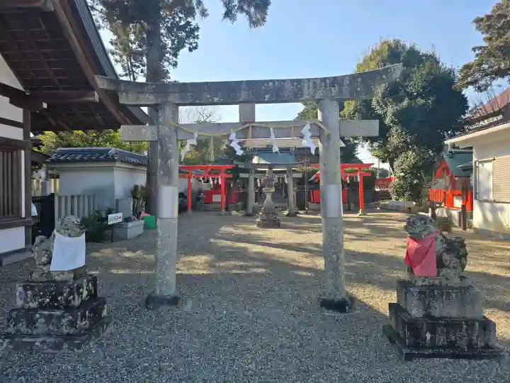星田神社の{uncategorized: "未分類", other: "その他", undefined: "問題あり", building: "その他建物", grave: "お墓", sacred_gate: "鳥居", guardian: "狛犬", statue: "像", buddha: "仏像", history: "歴史", nature: "自然", garden: "庭園", animal: "動物", pagoda: "塔", temizu: "手水舎", mountain_gate: "山門・神門", sanctuary: "本殿・本堂", subordinate: "末社・摂社", art: "芸術", scenery: "景色", jizo: "地蔵", ema: "絵馬", goshuin: "御朱印", omikuji: "おみくじ", items: "授与品その他", amulet: "お守り", goshuincho: "御朱印帳", eats: "食事", festival: "お祭り", votive_dance: "神楽", shichigosan: "七五三参", wedding: "結婚式", experience: "体験その他", initially: "初詣", around: "周辺", anti_infection: "感染症対策"}