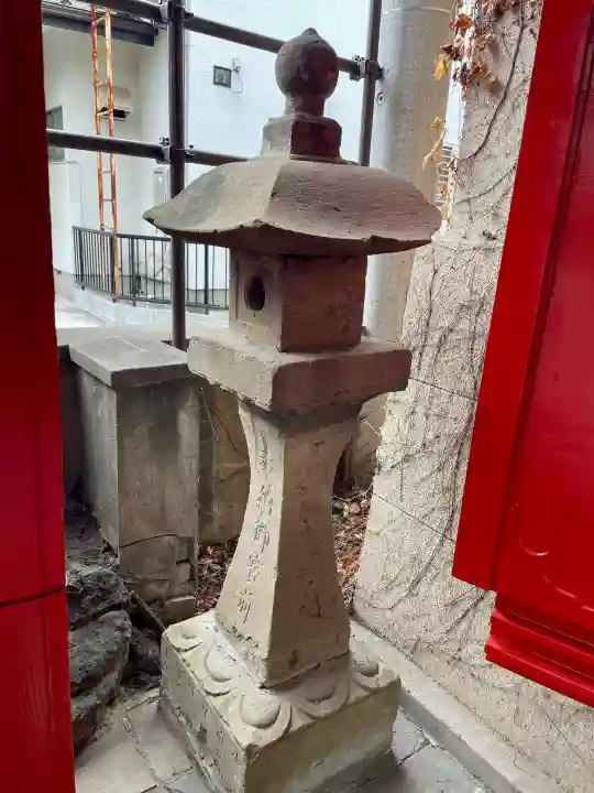 天白稲荷神社の{uncategorized: "未分類", other: "その他", undefined: "問題あり", building: "その他建物", grave: "お墓", sacred_gate: "鳥居", guardian: "狛犬", statue: "像", buddha: "仏像", history: "歴史", nature: "自然", garden: "庭園", animal: "動物", pagoda: "塔", temizu: "手水舎", mountain_gate: "山門・神門", sanctuary: "本殿・本堂", subordinate: "末社・摂社", art: "芸術", scenery: "景色", jizo: "地蔵", ema: "絵馬", goshuin: "御朱印", omikuji: "おみくじ", items: "授与品その他", amulet: "お守り", goshuincho: "御朱印帳", eats: "食事", festival: "お祭り", votive_dance: "神楽", shichigosan: "七五三参", wedding: "結婚式", experience: "体験その他", initially: "初詣", around: "周辺", anti_infection: "感染症対策"}