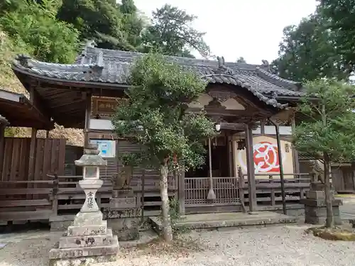 下部神社の本殿