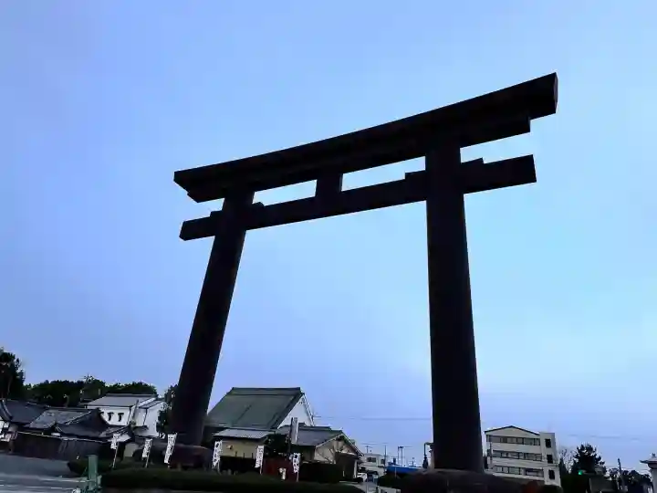 大神神社の{uncategorized: "未分類", other: "その他", undefined: "問題あり", building: "その他建物", grave: "お墓", sacred_gate: "鳥居", guardian: "狛犬", statue: "像", buddha: "仏像", history: "歴史", nature: "自然", garden: "庭園", animal: "動物", pagoda: "塔", temizu: "手水舎", mountain_gate: "山門・神門", sanctuary: "本殿・本堂", subordinate: "末社・摂社", art: "芸術", scenery: "景色", jizo: "地蔵", ema: "絵馬", goshuin: "御朱印", omikuji: "おみくじ", items: "授与品その他", amulet: "お守り", goshuincho: "御朱印帳", eats: "食事", festival: "お祭り", votive_dance: "神楽", shichigosan: "七五三参", wedding: "結婚式", experience: "体験その他", initially: "初詣", around: "周辺", anti_infection: "感染症対策"}