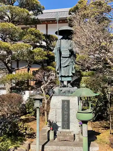 高勝寺の像