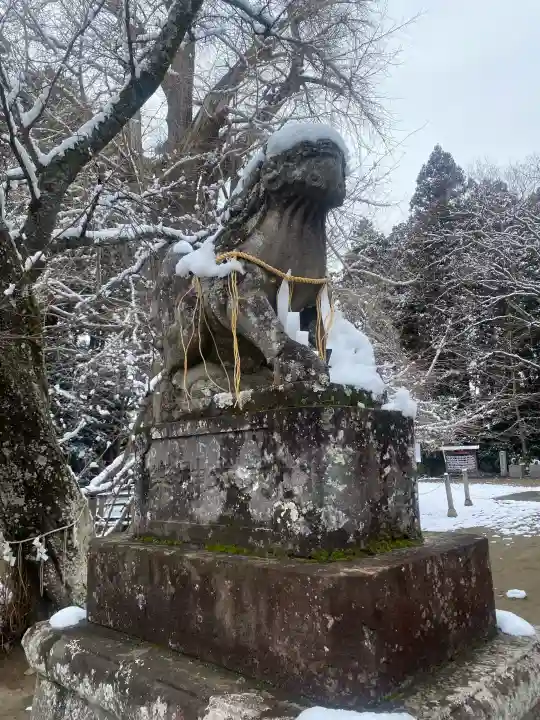 水戸八幡宮の{uncategorized: "未分類", other: "その他", undefined: "問題あり", building: "その他建物", grave: "お墓", sacred_gate: "鳥居", guardian: "狛犬", statue: "像", buddha: "仏像", history: "歴史", nature: "自然", garden: "庭園", animal: "動物", pagoda: "塔", temizu: "手水舎", mountain_gate: "山門・神門", sanctuary: "本殿・本堂", subordinate: "末社・摂社", art: "芸術", scenery: "景色", jizo: "地蔵", ema: "絵馬", goshuin: "御朱印", omikuji: "おみくじ", items: "授与品その他", amulet: "お守り", goshuincho: "御朱印帳", eats: "食事", festival: "お祭り", votive_dance: "神楽", shichigosan: "七五三参", wedding: "結婚式", experience: "体験その他", initially: "初詣", around: "周辺", anti_infection: "感染症対策"}