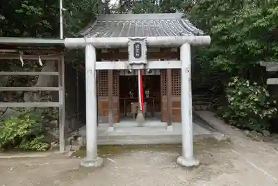 新屋坐天照御魂神社の末社・摂社