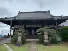 泉称寺の本殿