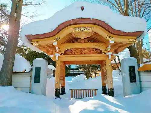 瑞龍寺の山門・神門