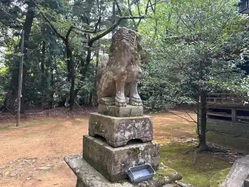 天石門別八倉比売神社の狛犬