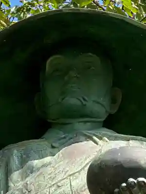 成田山福井別院九頭龍寺の像