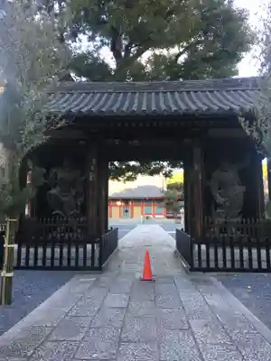 宝仙寺の山門・神門
