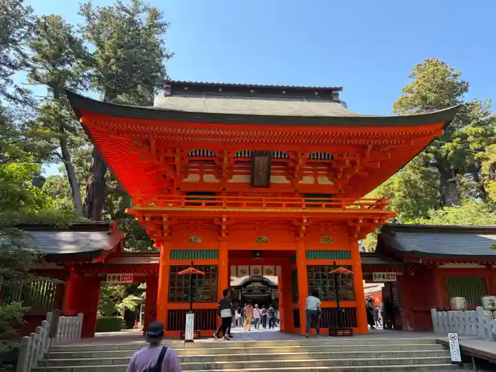 香取神宮の{uncategorized: "未分類", other: "その他", undefined: "問題あり", building: "その他建物", grave: "お墓", sacred_gate: "鳥居", guardian: "狛犬", statue: "像", buddha: "仏像", history: "歴史", nature: "自然", garden: "庭園", animal: "動物", pagoda: "塔", temizu: "手水舎", mountain_gate: "山門・神門", sanctuary: "本殿・本堂", subordinate: "末社・摂社", art: "芸術", scenery: "景色", jizo: "地蔵", ema: "絵馬", goshuin: "御朱印", omikuji: "おみくじ", items: "授与品その他", amulet: "お守り", goshuincho: "御朱印帳", eats: "食事", festival: "お祭り", votive_dance: "神楽", shichigosan: "七五三参", wedding: "結婚式", experience: "体験その他", initially: "初詣", around: "周辺", anti_infection: "感染症対策"}
