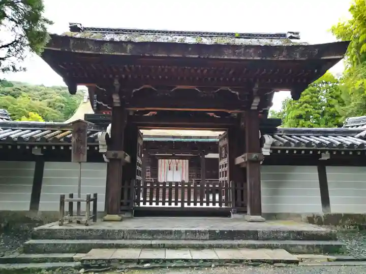御寺 泉涌寺の山門・神門