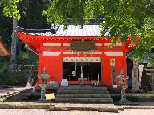 伊那下神社の本殿・本堂