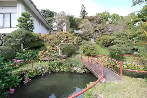 大光普照寺の庭園