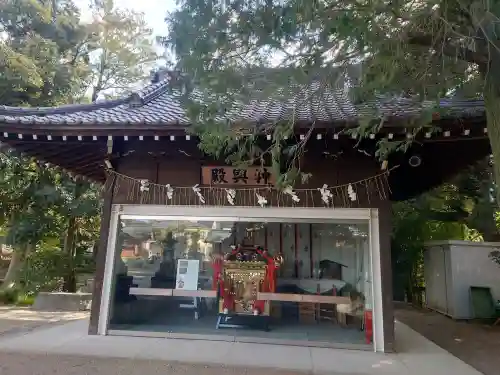 和樂備神社の{uncategorized: "未分類", other: "その他", undefined: "問題あり", building: "その他建物", grave: "お墓", sacred_gate: "鳥居", guardian: "狛犬", statue: "像", buddha: "仏像", history: "歴史", nature: "自然", garden: "庭園", animal: "動物", pagoda: "塔", temizu: "手水舎", mountain_gate: "山門・神門", sanctuary: "本殿・本堂", subordinate: "末社・摂社", art: "芸術", scenery: "景色", jizo: "地蔵", ema: "絵馬", goshuin: "御朱印", omikuji: "おみくじ", items: "授与品その他", amulet: "お守り", goshuincho: "御朱印帳", eats: "食事", festival: "お祭り", votive_dance: "神楽", shichigosan: "七五三参", wedding: "結婚式", experience: "体験その他", initially: "初詣", around: "周辺", anti_infection: "感染症対策"}