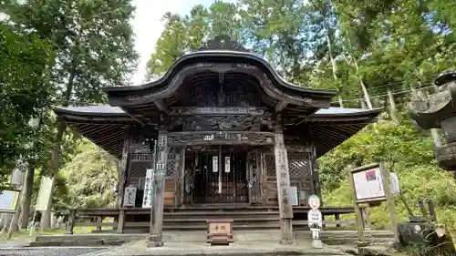 真福寺の本殿