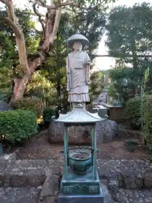 真光寺の像