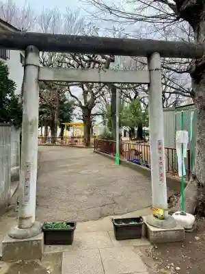 天祖神社（上目黒天祖神社）の{uncategorized: "未分類", other: "その他", undefined: "問題あり", building: "その他建物", grave: "お墓", sacred_gate: "鳥居", guardian: "狛犬", statue: "像", buddha: "仏像", history: "歴史", nature: "自然", garden: "庭園", animal: "動物", pagoda: "塔", temizu: "手水舎", mountain_gate: "山門・神門", sanctuary: "本殿・本堂", subordinate: "末社・摂社", art: "芸術", scenery: "景色", jizo: "地蔵", ema: "絵馬", goshuin: "御朱印", omikuji: "おみくじ", items: "授与品その他", amulet: "お守り", goshuincho: "御朱印帳", eats: "食事", festival: "お祭り", votive_dance: "神楽", shichigosan: "七五三参", wedding: "結婚式", experience: "体験その他", initially: "初詣", around: "周辺", anti_infection: "感染症対策"}