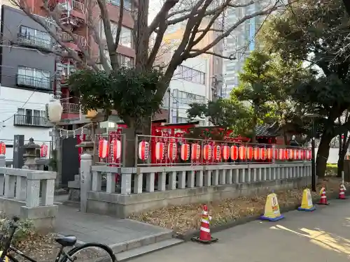 千種稲荷神社の{uncategorized: "未分類", other: "その他", undefined: "問題あり", building: "その他建物", grave: "お墓", sacred_gate: "鳥居", guardian: "狛犬", statue: "像", buddha: "仏像", history: "歴史", nature: "自然", garden: "庭園", animal: "動物", pagoda: "塔", temizu: "手水舎", mountain_gate: "山門・神門", sanctuary: "本殿・本堂", subordinate: "末社・摂社", art: "芸術", scenery: "景色", jizo: "地蔵", ema: "絵馬", goshuin: "御朱印", omikuji: "おみくじ", items: "授与品その他", amulet: "お守り", goshuincho: "御朱印帳", eats: "食事", festival: "お祭り", votive_dance: "神楽", shichigosan: "七五三参", wedding: "結婚式", experience: "体験その他", initially: "初詣", around: "周辺", anti_infection: "感染症対策"}