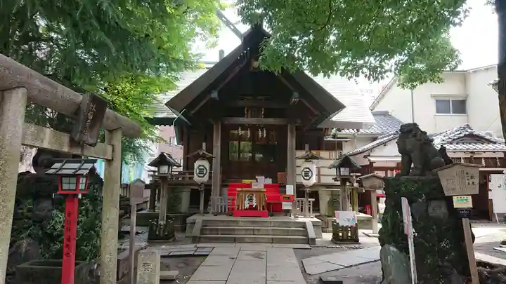 三島神社の本殿・本堂