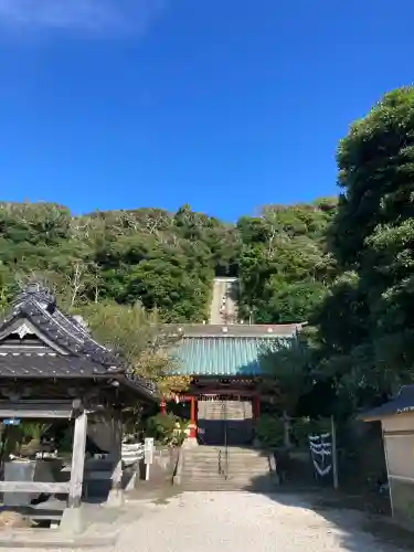 洲崎神社の{uncategorized: "未分類", other: "その他", undefined: "問題あり", building: "その他建物", grave: "お墓", sacred_gate: "鳥居", guardian: "狛犬", statue: "像", buddha: "仏像", history: "歴史", nature: "自然", garden: "庭園", animal: "動物", pagoda: "塔", temizu: "手水舎", mountain_gate: "山門・神門", sanctuary: "本殿・本堂", subordinate: "末社・摂社", art: "芸術", scenery: "景色", jizo: "地蔵", ema: "絵馬", goshuin: "御朱印", omikuji: "おみくじ", items: "授与品その他", amulet: "お守り", goshuincho: "御朱印帳", eats: "食事", festival: "お祭り", votive_dance: "神楽", shichigosan: "七五三参", wedding: "結婚式", experience: "体験その他", initially: "初詣", around: "周辺", anti_infection: "感染症対策"}