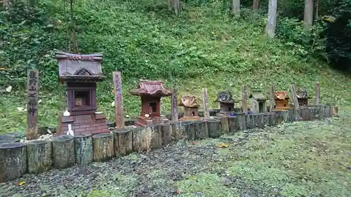 飯野山神社(宮下)の末社