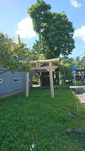 諏訪神社の鳥居