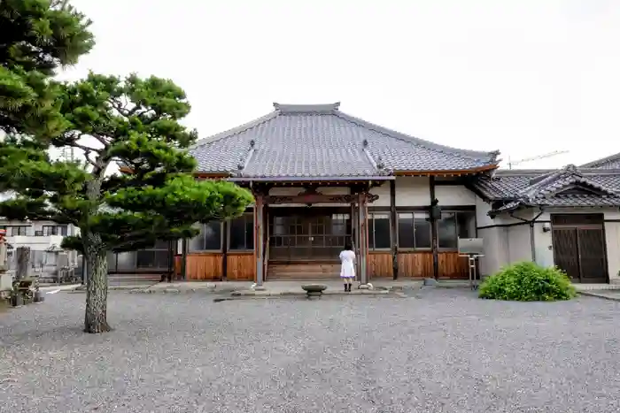 常福寺の本殿