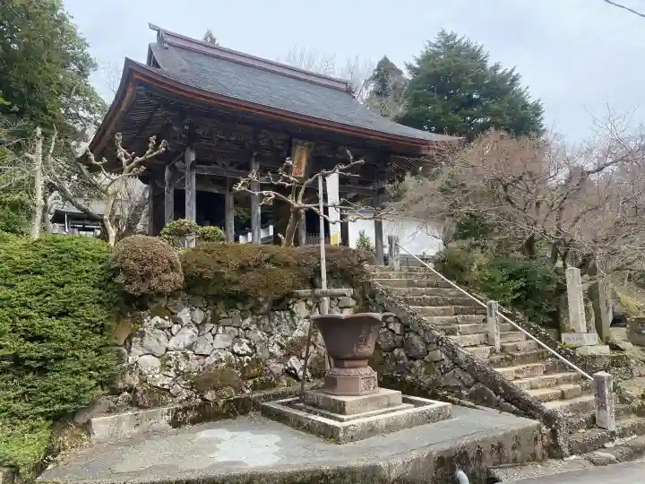 松尾寺の{uncategorized: "未分類", other: "その他", undefined: "問題あり", building: "その他建物", grave: "お墓", sacred_gate: "鳥居", guardian: "狛犬", statue: "像", buddha: "仏像", history: "歴史", nature: "自然", garden: "庭園", animal: "動物", pagoda: "塔", temizu: "手水舎", mountain_gate: "山門・神門", sanctuary: "本殿・本堂", subordinate: "末社・摂社", art: "芸術", scenery: "景色", jizo: "地蔵", ema: "絵馬", goshuin: "御朱印", omikuji: "おみくじ", items: "授与品その他", amulet: "お守り", goshuincho: "御朱印帳", eats: "食事", festival: "お祭り", votive_dance: "神楽", shichigosan: "七五三参", wedding: "結婚式", experience: "体験その他", initially: "初詣", around: "周辺", anti_infection: "感染症対策"}