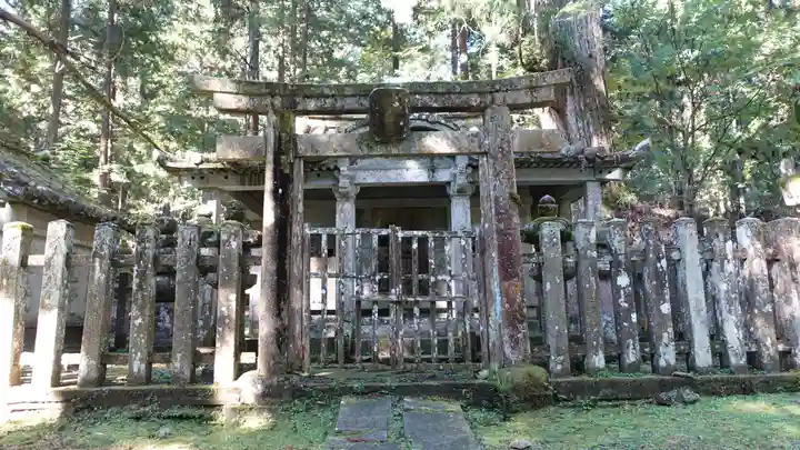 高野山金剛峯寺奥の院(和歌山県)